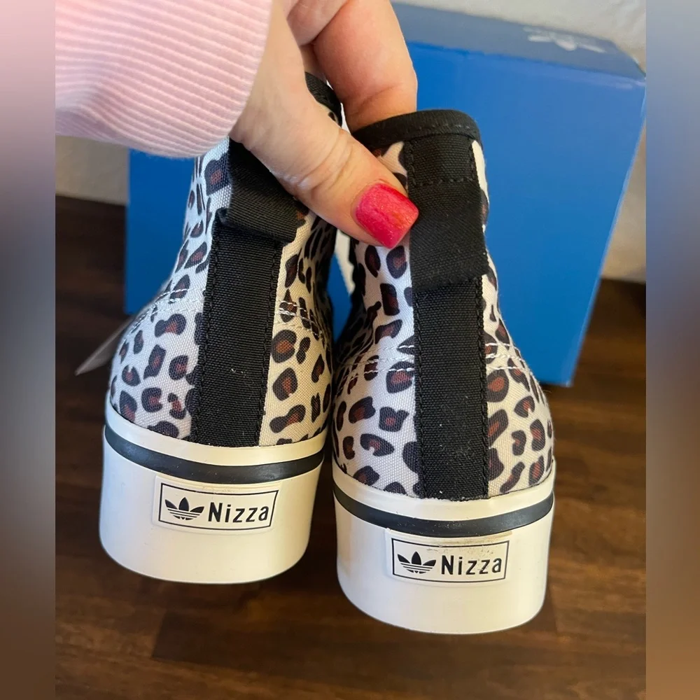 New in box Adidas sneakers women’s size 8.5 Nizza‎ Platform Mid cheetah shoes 🖤
